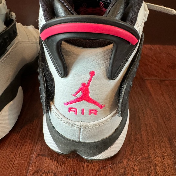 Girls Jordan Basketball Shoes - Picture 11 of 16